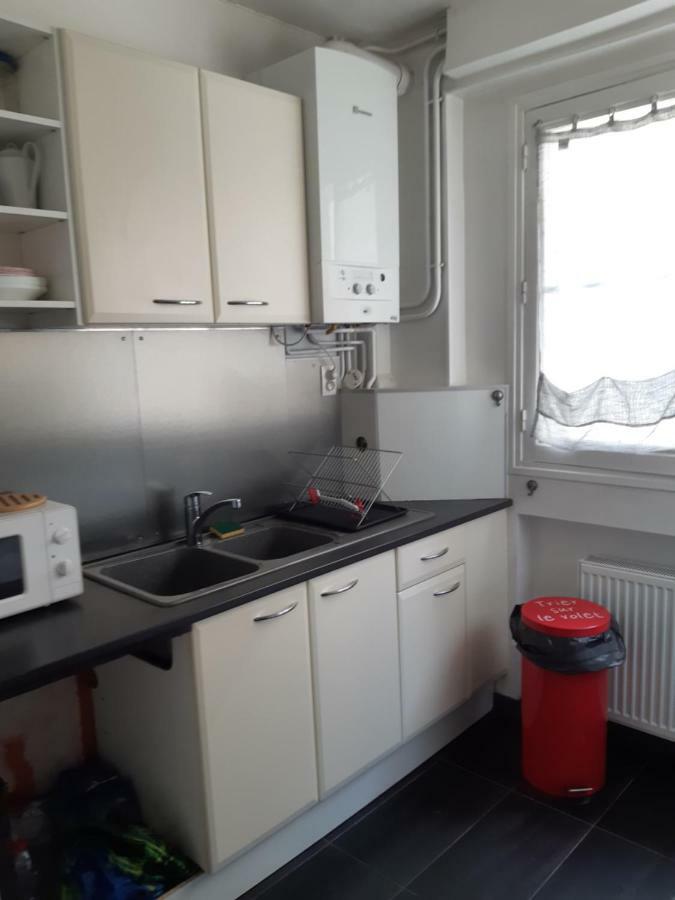 Charmant Appartement Au Pied Du Chateau Жиан Екстериор снимка